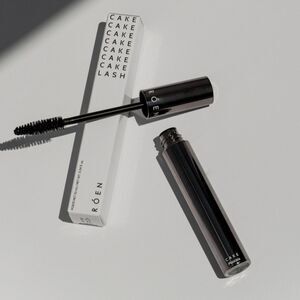 RÓEN BEAUTY CAKE Mascara in Black